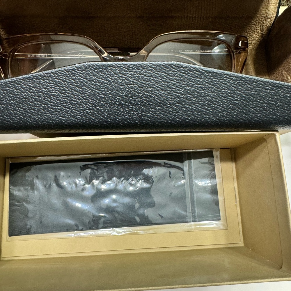 BNIB Burberry Eyeglasses - Picture 9 of 14